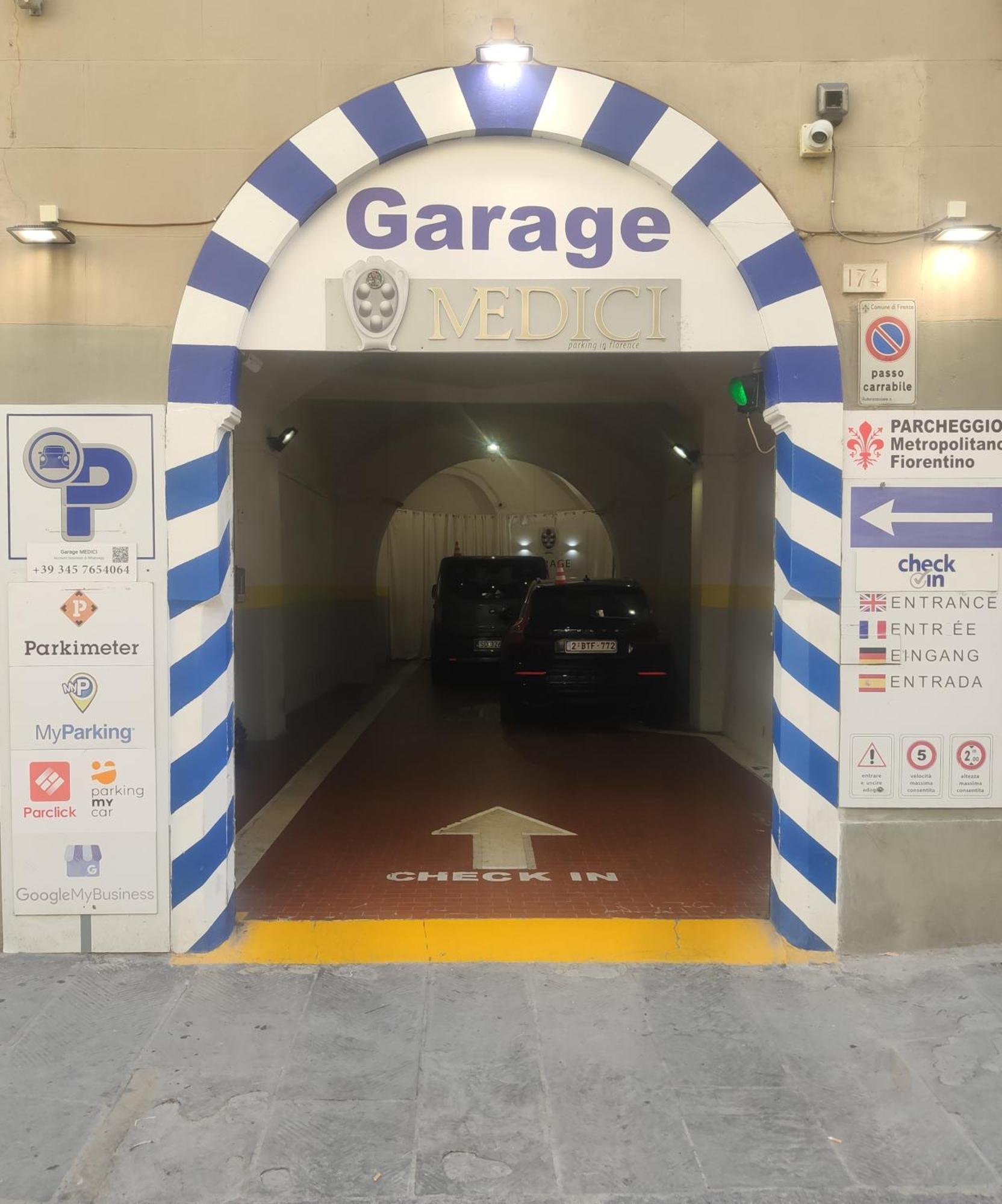 Gogo' Petit Hotel 3*